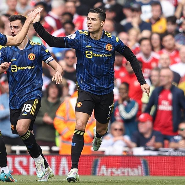 他增添了更 他增添了更