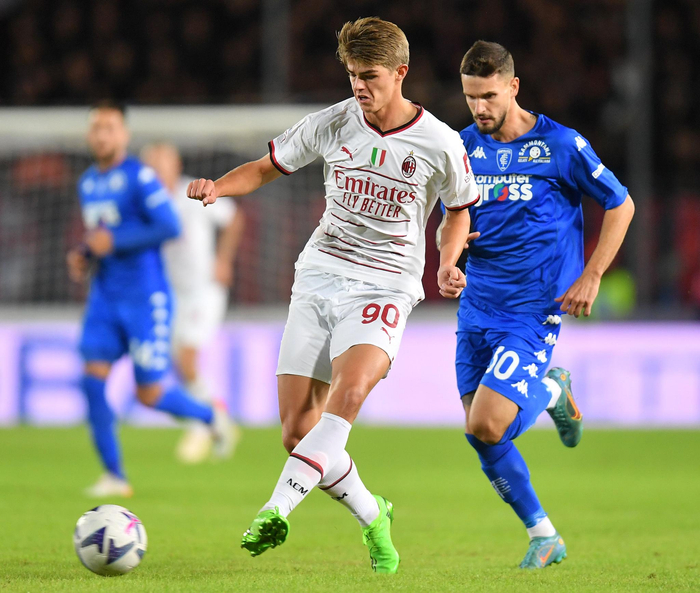 通过加强培 通过加强培