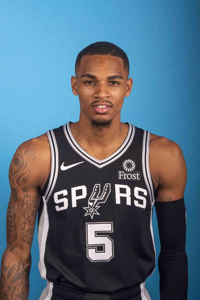 他以积极的 他以积极的